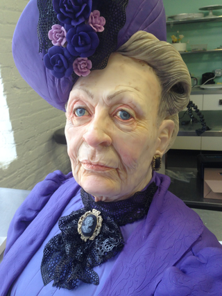 Illustration for article titled Behold the Life-sized Downton Abbey Dowager Countess Cake